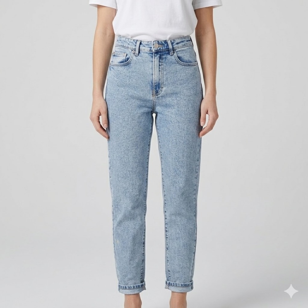 Stradivarius Mom Slim High Waist Jeans Light Wash Blue‎ Denim Size 2